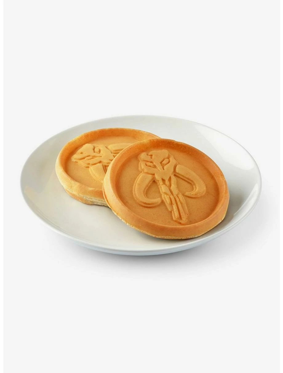 Kitchen Star Wars The Mandalorian Mythosaur Mini Waffle Maker - Image 3