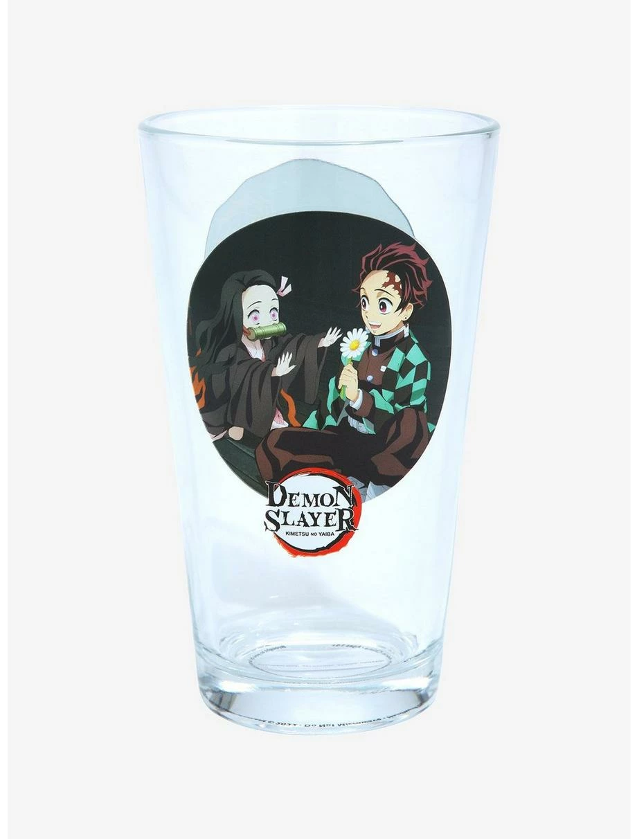 Drinkware Demon Slayer: Kimetsu No Yaiba Kamado Siblings Circular Portrait Pint Glass